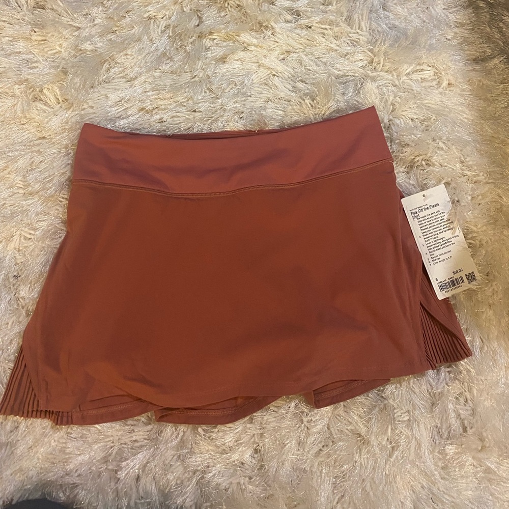 Lululemon Size 6 Play Off The Pleats Skirt. NWT